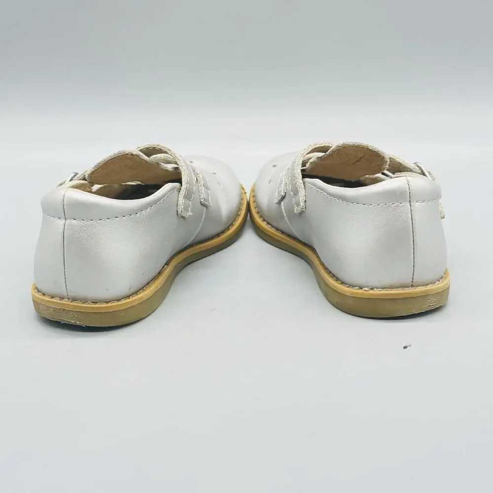FootMates Shoes Girls 8 Silver Leather Danielle Mary Jane Buckle Dress Flats